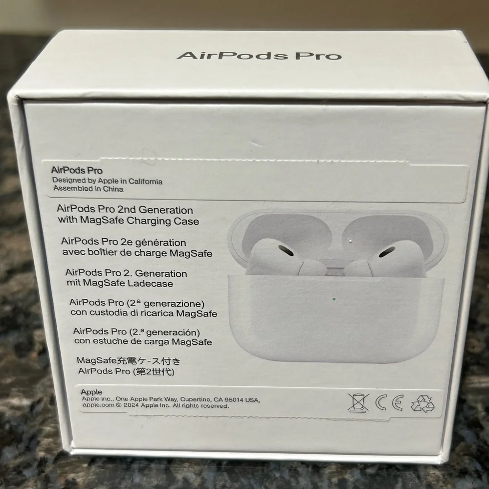 *GREAT DEAL* White Apple Airpods Pro 2nd Gen